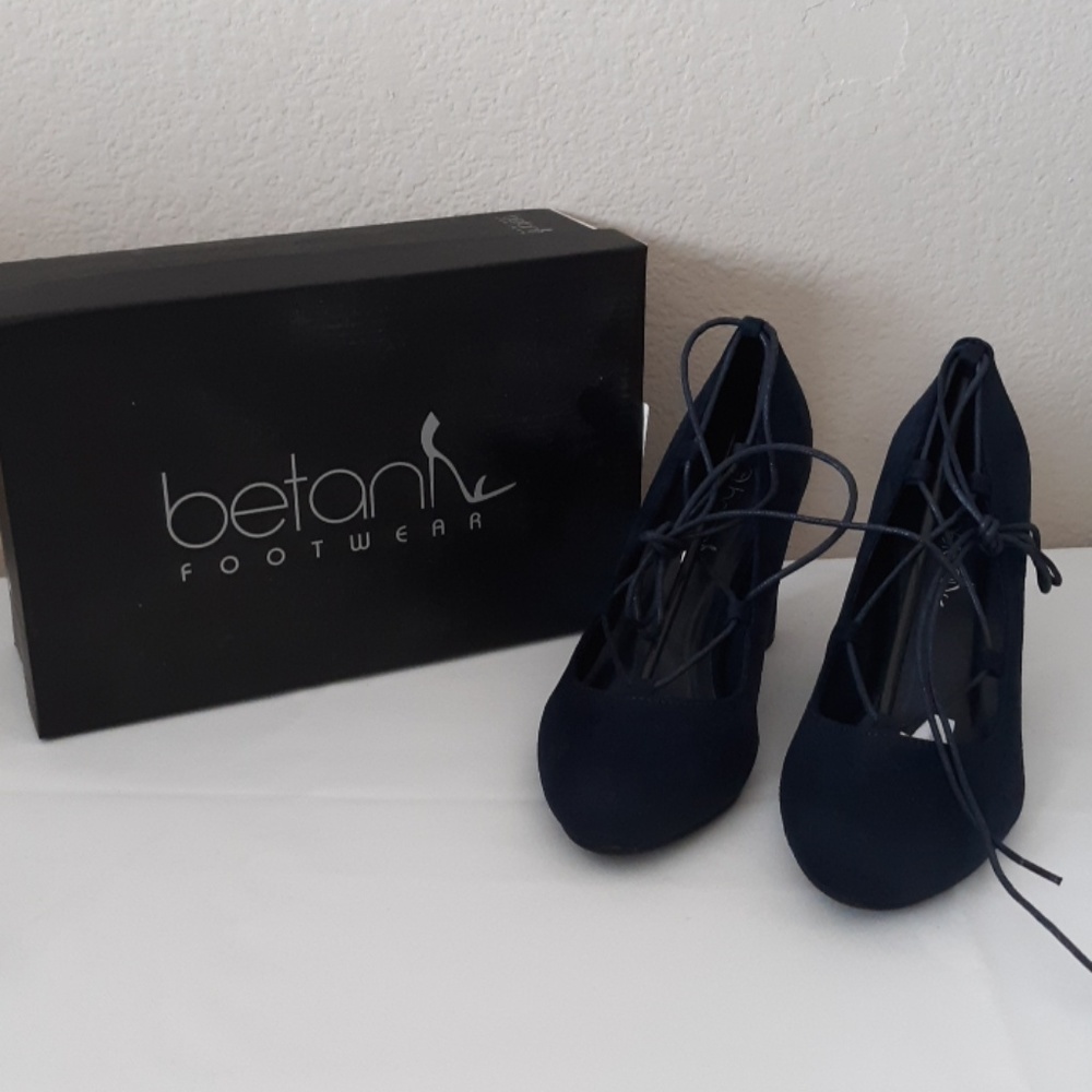 Betani lace up block heel navy